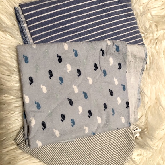 Carter's Other - 3 receiving blankets